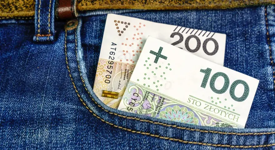 Wyprawka szkolna: Kto dostanie 300+ i wsparcie dla niepełnosprawnych?